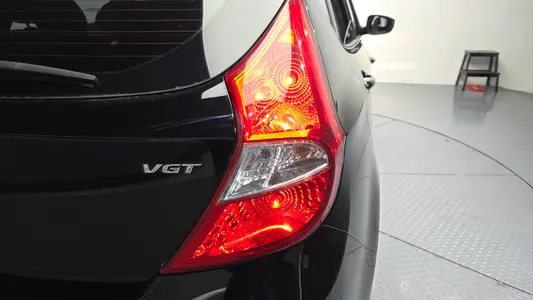 Hyundai () 1.6 VGT 2012 23