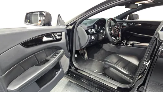 Mercedes-Benz CLS-Class W218 CLS63 AMG 4MATIC 2017 9