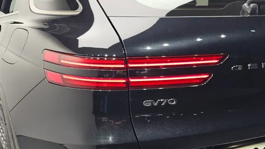 Genesis GV70 2.5T AWD 2021 24