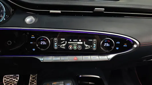 Genesis GV70 2.5T AWD 2021 33