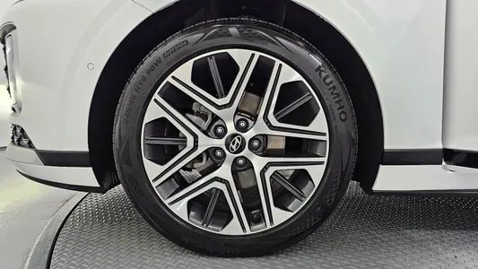 Hyundai (GN7) 2023 5