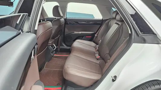 Hyundai (GN7) 2023 11