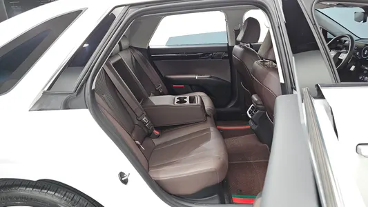 Hyundai (GN7) 2023 20