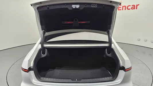 Hyundai (GN7) 2023 17