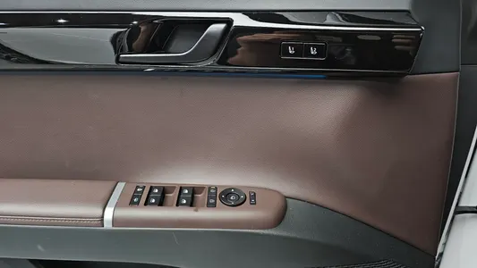 Hyundai (GN7) 2023 19