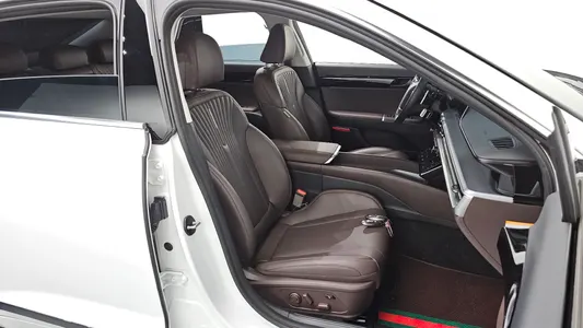 Hyundai (GN7) 2023 27