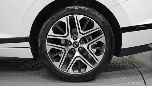 Hyundai (GN7) 2023 22
