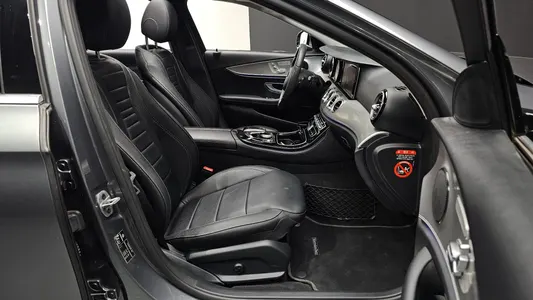 Mercedes-Benz E-Class W213 E200 2018 26