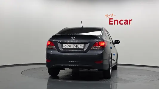 Hyundai () 1.6 VGT 2012 4