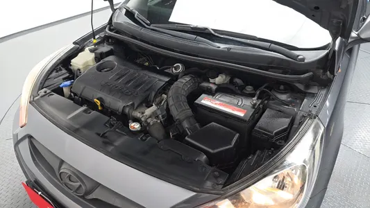 Hyundai () 1.6 VGT 2012 6