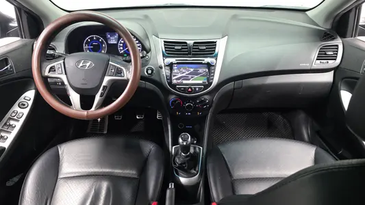 Hyundai () 1.6 VGT 2012 7