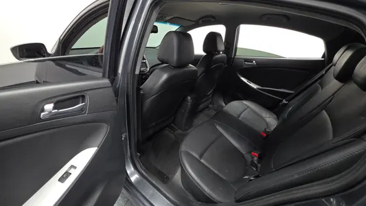 Hyundai () 1.6 VGT 2012 12