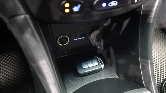 Hyundai () 1.6 VGT 2012 13