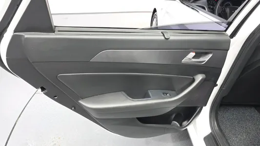 Hyundai LF 2.0 2015 26