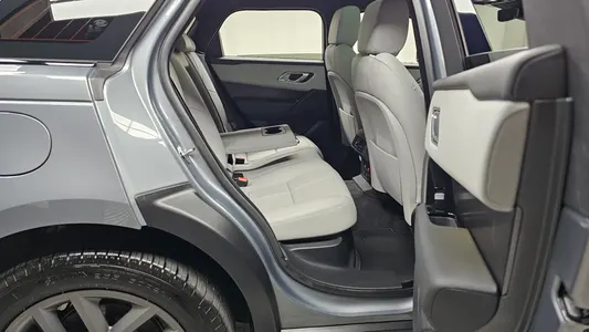 Land Rover 레인지로버 벨라 2.0 P250 SE 2025 10