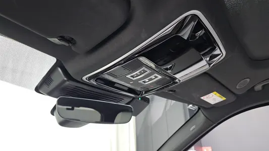 Land Rover 레인지로버 벨라 2.0 P250 SE 2025 19