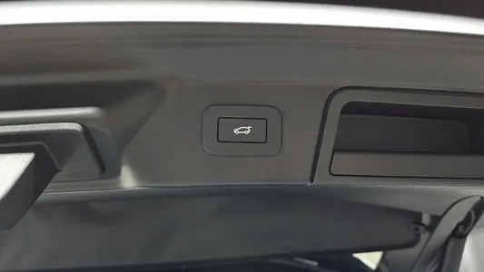 Land Rover 레인지로버 벨라 2.0 P250 SE 2025 16
