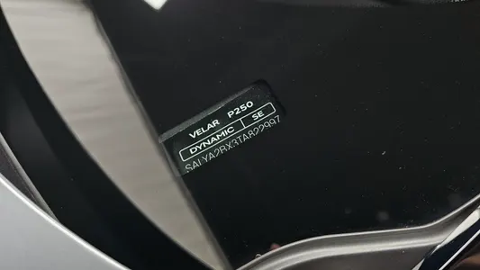 Land Rover 레인지로버 벨라 2.0 P250 SE 2025 18