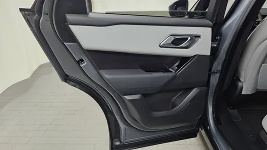 Land Rover 레인지로버 벨라 2.0 P250 SE 2025 25