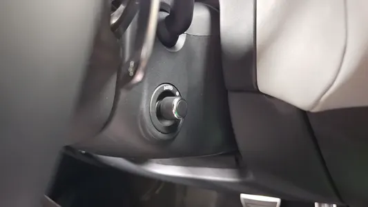 Land Rover 레인지로버 벨라 2.0 P250 SE 2025 32