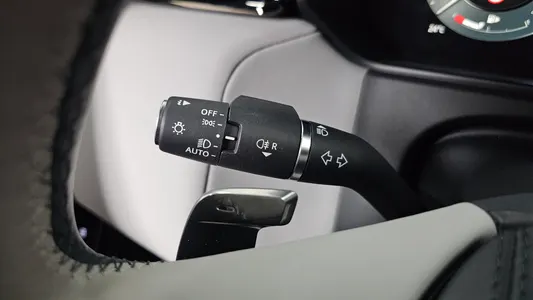 Land Rover 레인지로버 벨라 2.0 P250 SE 2025 33