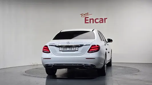 Mercedes-Benz E-Class W213 E220d 2018 4