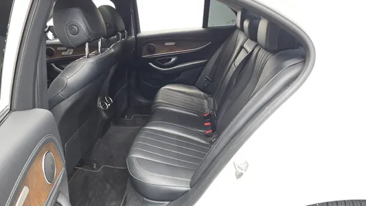 Mercedes-Benz E-Class W213 E220d 2018 11