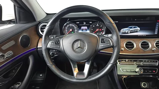 Mercedes-Benz E-Class W213 E220d 2018 13