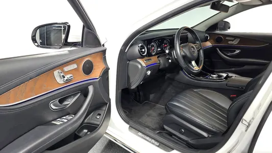 Mercedes-Benz E-Class W213 E220d 2018 10
