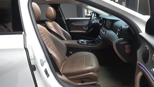 Mercedes-Benz E-Class W213 E200 2018 11