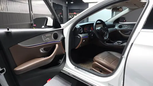 Mercedes-Benz E-Class W213 E200 2018 10