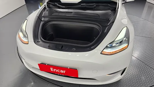Tesla Y AWD 2021 6