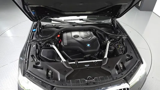 BMW 5 Series (G30) 520i 2023 6