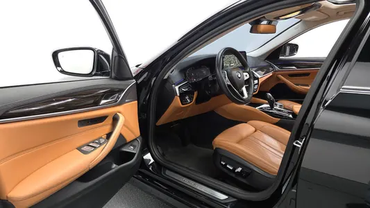 BMW 5 Series (G30) 520i 2023 10