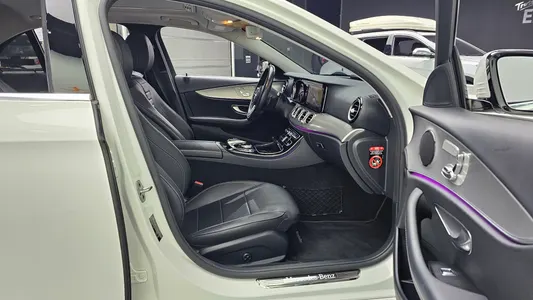 Mercedes-Benz E-Class W213 E300 2019 12