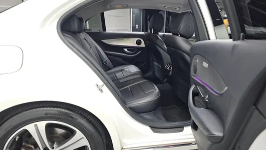 Mercedes-Benz E-Class W213 E300 2019 13