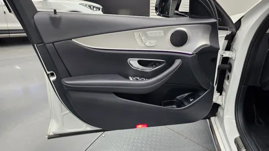 Mercedes-Benz E-Class W213 E300 2019 24