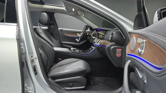 Mercedes-Benz E-Class W213 E300 2019 26