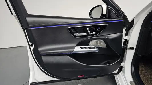 Mercedes-Benz E-Class W214 E300 4MATIC AMG Line 2024 24