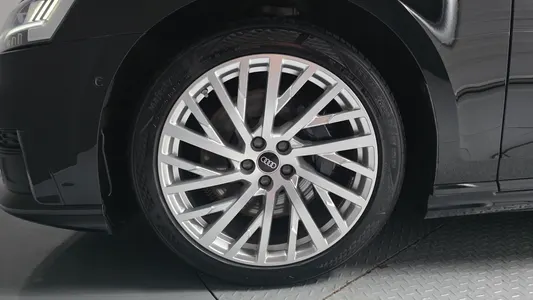 Audi A8 (D5) 55 TFSI LWB 2021 5