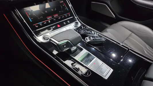Audi A8 (D5) 55 TFSI LWB 2021 9