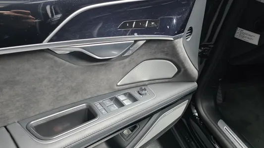Audi A8 (D5) 55 TFSI LWB 2021 24