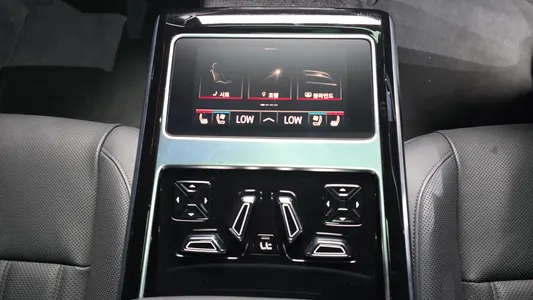Audi A8 (D5) 55 TFSI LWB 2021 37