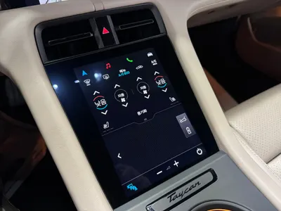 Porsche 타이칸 2022 10