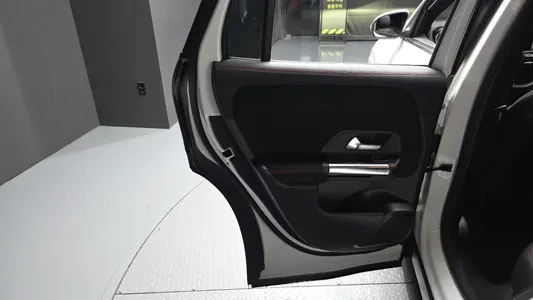 Mercedes-Benz GLA-Class H247 GLA250 4MATIC 2025 25