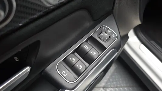 Mercedes-Benz GLA-Class H247 GLA250 4MATIC 2025 32