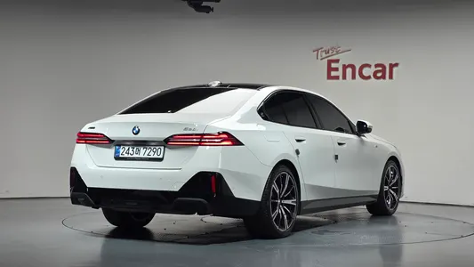 BMW 5 Series (G60) 530i xDrive M 2025