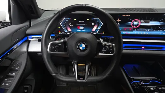 BMW 5 Series (G60) 530i xDrive M 2025 12