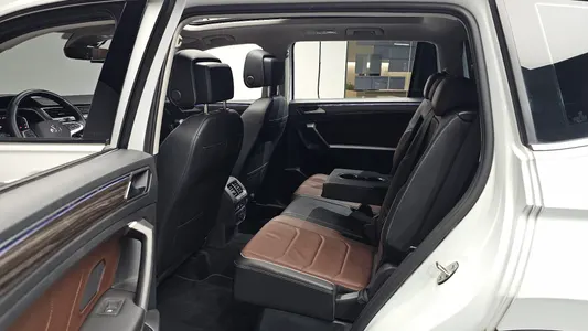 Volkswagen 티구안 올스페이스 2.0 TSI 2023 11