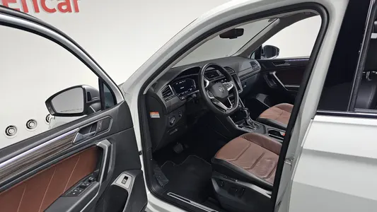 Volkswagen 티구안 올스페이스 2.0 TSI 2023 9